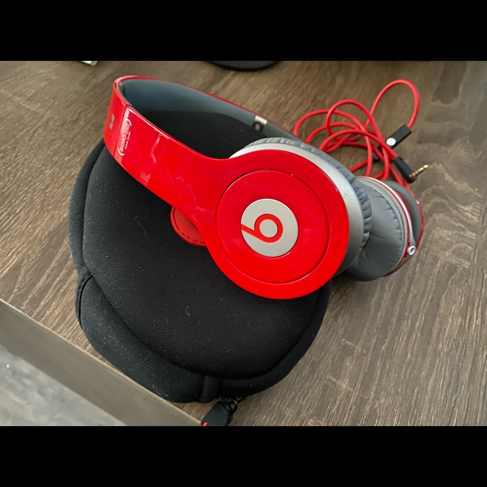 Beats Solo Red HD Limited Edition